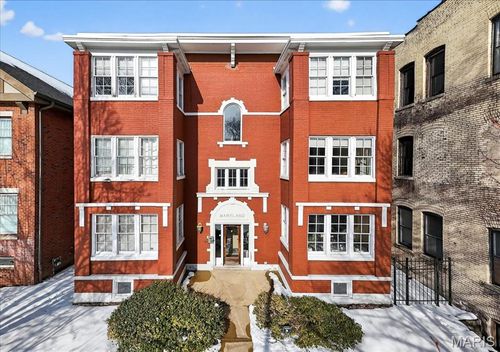 apt-1e-4317 Maryland Ave, Saint Louis, MO, 63108-2725 | Card Image