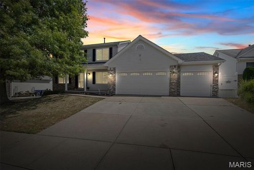 6 Covered Wagon Trail Ct, Saint Peters, MO, 63376-4220 | Card Image