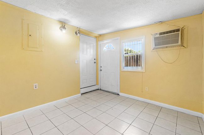 1228 Highview Rd, House other with 3 bedrooms, 2 bathrooms and null parking in Lantana FL | Image 23