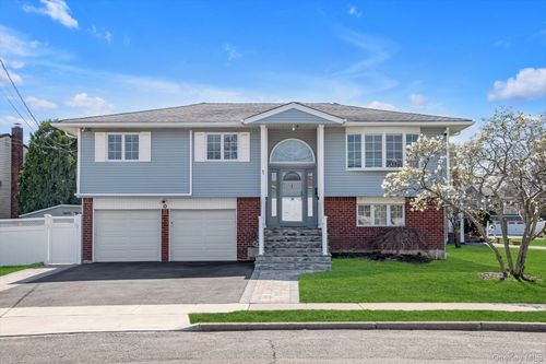 1 Sterling Ct, Plainview, NY, 11803-5246 | Card Image