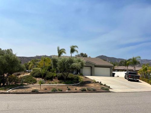 20851 Sundrops Ln, Wildomar, CA, 92595-7602 | Card Image