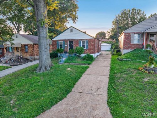 4713 Begg Blvd, Saint Louis, MO, 63121-3012 | Card Image