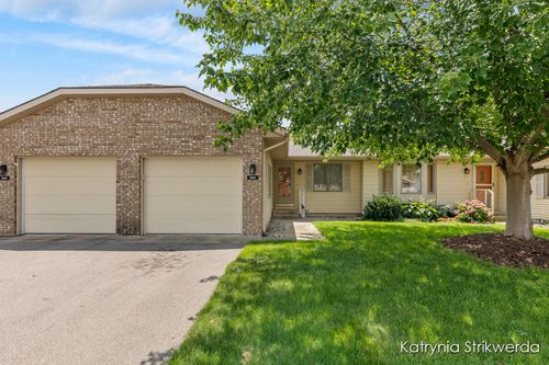 6084 Crystal Dr, Allendale, MI, 49401-9787 | Card Image
