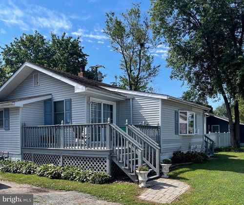 243 I St, CARNEYS POINT, NJ, 08069-2113 | Card Image