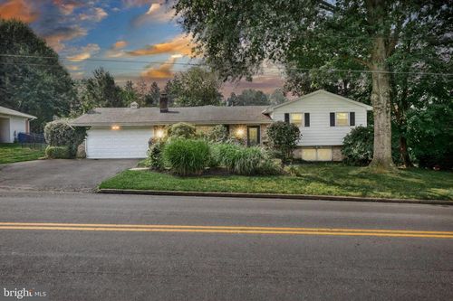 4005 Londonderry Rd, HARRISBURG, PA, 17109-4841 | Card Image