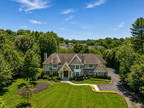 1 Bromley Ct, Syosset, NY, 11791-4640 | Card Image