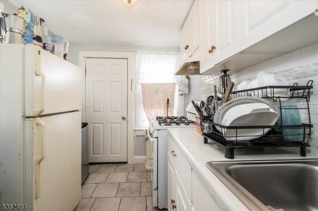 141 Berckman St, Home with 4 bedrooms, 2 bathrooms and null parking in Plainfield NJ | Image 5