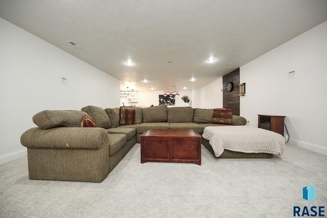 409 N Piper Dr, House other with 6 bedrooms, 3 bathrooms and null parking in Sioux Falls SD | Image 34