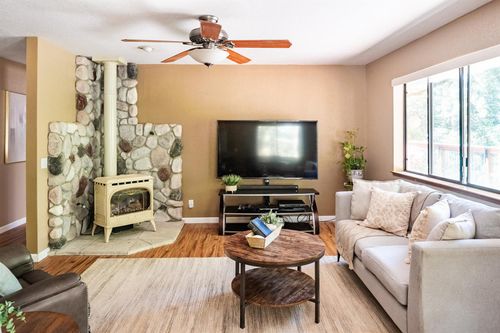 12290 Francis Dr, Grass Valley, CA, 95949-6508 | Card Image