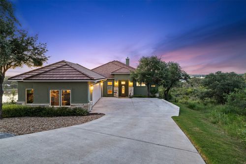 520 Bendito Way, Marble Falls, TX, 78654-6272 | Card Image
