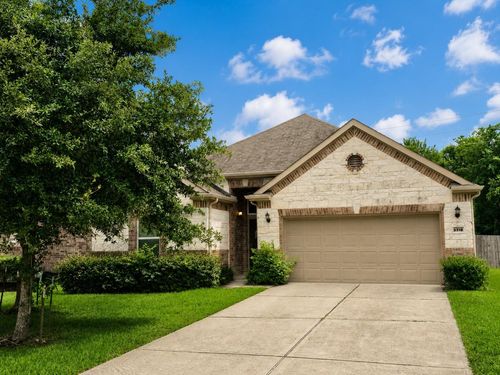 3318 Regal Park Ln, Pearland, TX, 77584-6052 | Card Image