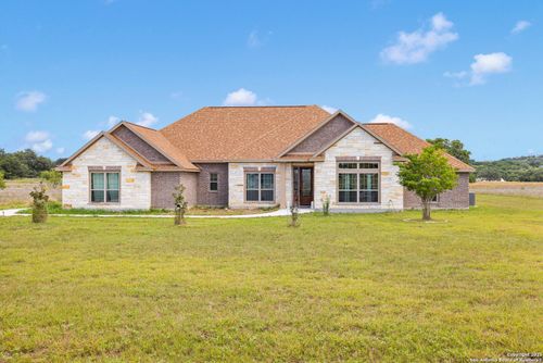 936 Martingale Trl, Bandera, TX, 78003-2936 | Card Image