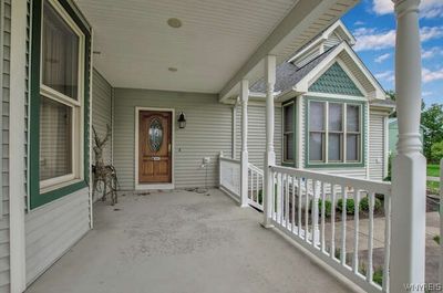 Front porch | Image 3