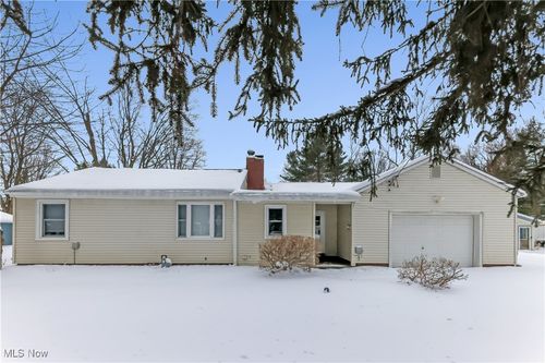 8004 Brichford Rd, Mentor, OH, 44060-5919 | Card Image