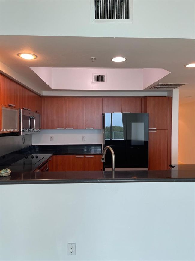 APT-1103 - 15051 Royal Oaks Ln, Condo with 3 bedrooms, 3 bathrooms and null parking in North Miami FL | Image 12
