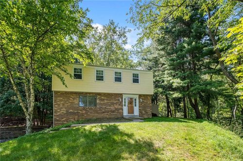 4985 Graphic Dr, Gibsonia, PA, 15044-8303 | Card Image