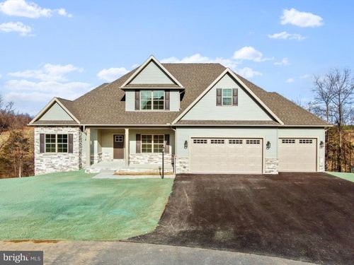 20 Helens Dr, GREENCASTLE, PA, 17225-8779 | Card Image