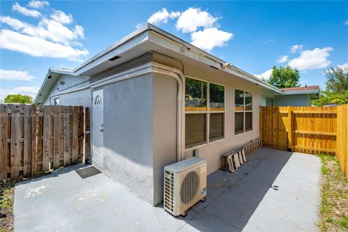 b-2620 Nw 83rd Ave, Sunrise, FL, 33322-2924 | Card Image