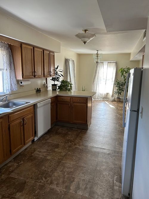 210-210 North Ave, Abington, MA, 02351-1702 | Card Image