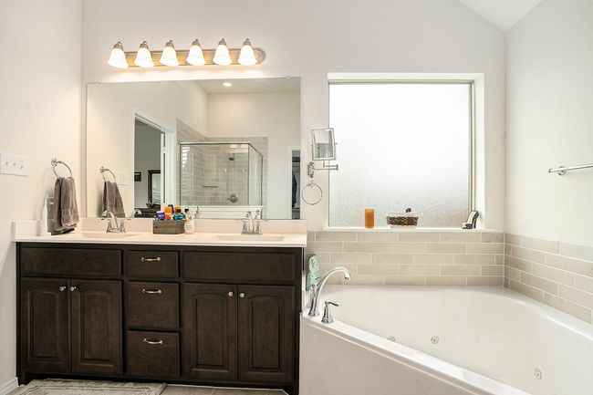 908 Misty Ln, House other with 4 bedrooms, 2 bathrooms and null parking in Cleburne TX | Image 16
