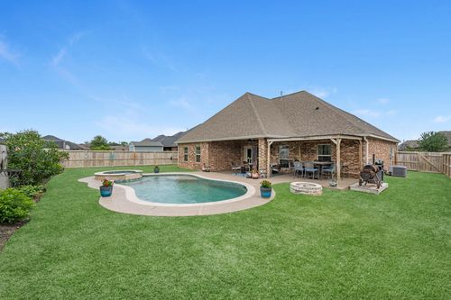 305 Poppy St, Lake Jackson, TX, 77566-3197 | Card Image
