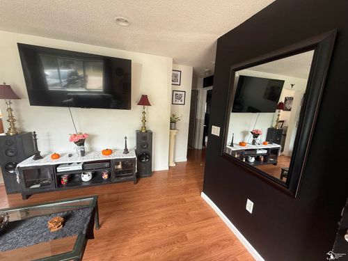 6056 Clippert St, Taylor, MI, 48180-1378 | Card Image