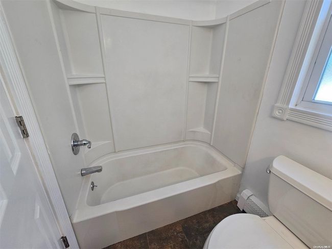 1st Floor Full Bath Tub | Image 12