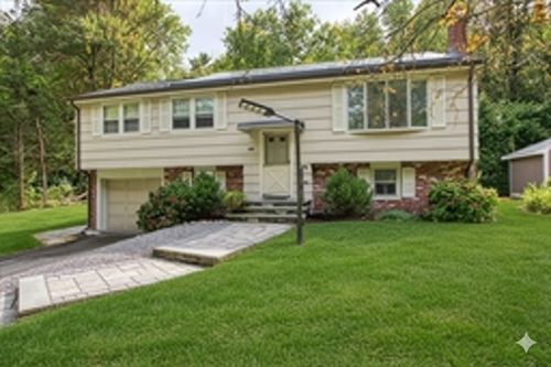 90 Charles Cir, Stoughton, MA, 02072-2029 | Card Image