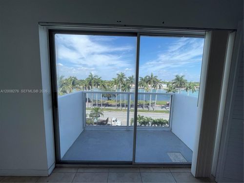 801-5313 Collins Ave, Miami Beach, FL, 33140-2566 | Card Image
