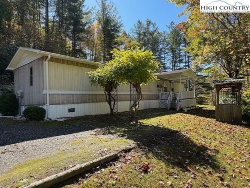 4704 Old Field Creek Rd, Grassy Creek, NC, 28631-9255 | Card Image