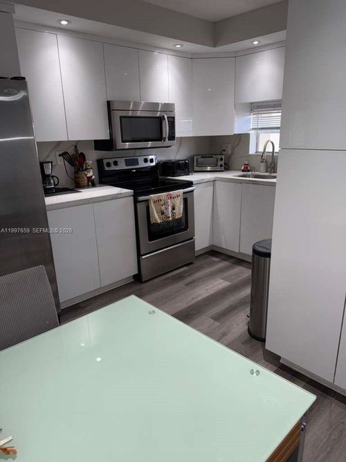 apt-202-691 Hollybrook Dr, Pembroke Pines, FL, 33025-4013 | Card Image