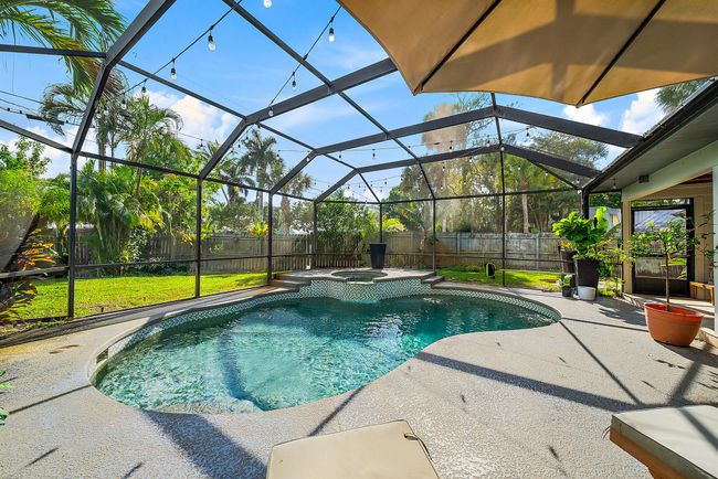 556 Sw Rustic Cir, House other with 3 bedrooms, 2 bathrooms and null parking in Stuart FL | Image 54