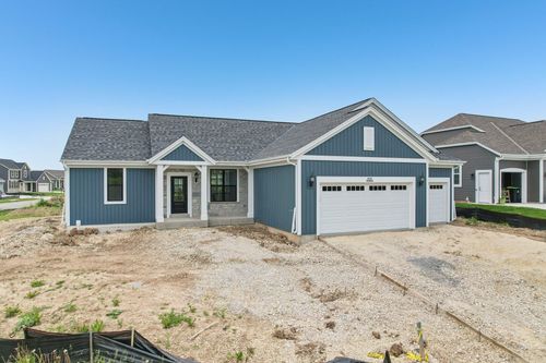 17420633 Laurel Springs Cir, Jackson, WI, 53037-1202 | Card Image