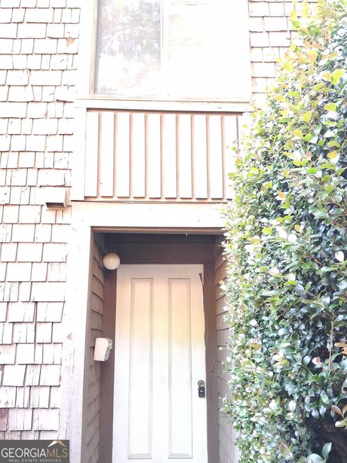 111 Willowick Dr, Lithonia, GA, 30038-1725 | Card Image