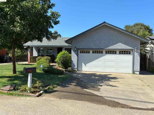 8871 Elm Ave, Orangevale, CA, 95662-2640 | Card Image
