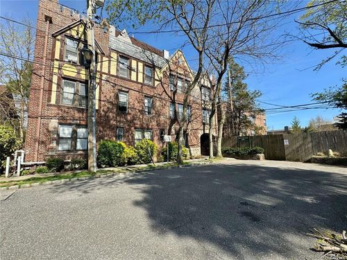 3d-1 Hillside Avenue, North Hempstead, NY, 11021 | Card Image
