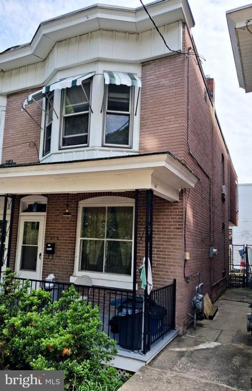 210 S 9th Street, POTTSVILLE, PA, 17901 | Card Image