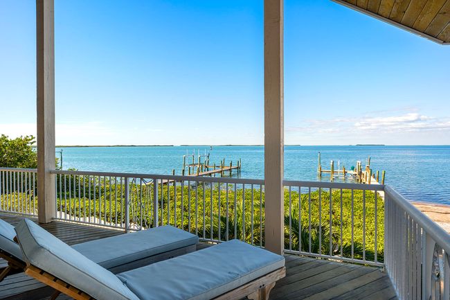 White custom railings | Image 6