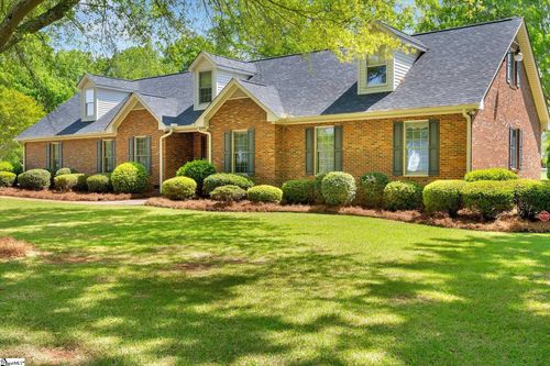 304 Dixon Street, Clinton, SC, 29325 | Card Image
