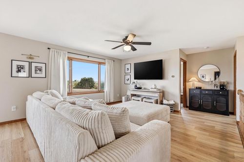 600 E North St, Dodgeville, WI, 53533-2204 | Card Image