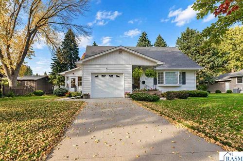 507 1st St Sw, Madelia, MN, 56062-1211 | Card Image
