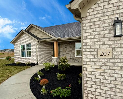 207 Navajo Dr, Richmond, KY, 40475-8799 | Card Image