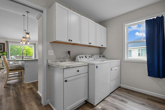 Laundry mudroom.jpg | Image 9