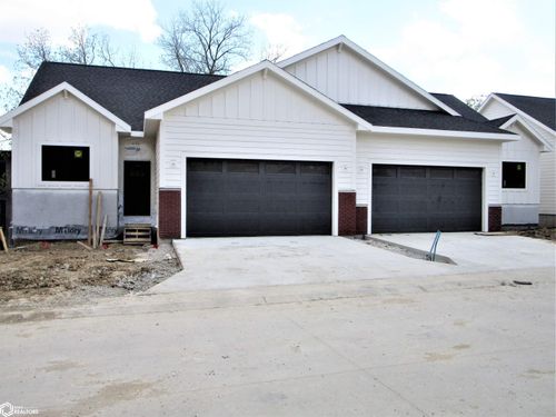 2350 River Rd, Iowa Falls, IA, 50126-7725 | Card Image