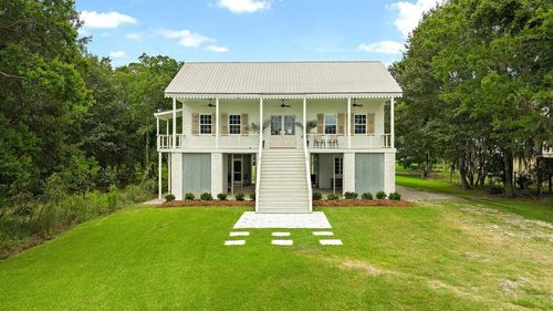 110 Mulberry Ave, Mandeville, LA, 70448-4542 | Card Image