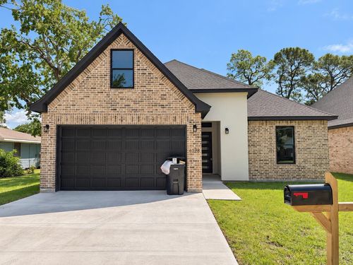 6298 Garner St, Groves, TX, 77619-4349 | Card Image