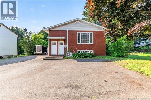 20 Connaught Ave, Moncton, NB, E1C3N4 | Card Image