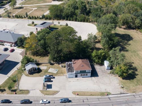 31828 N Us Highway 12, Volo, IL, 60073-9758 | Card Image
