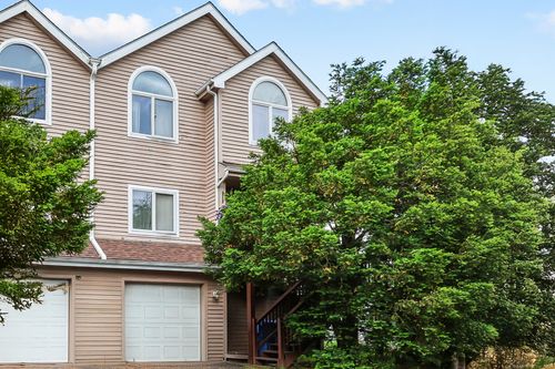3 Jeffrey Alan Dr, Manchester, CT, 06042-1704 | Card Image