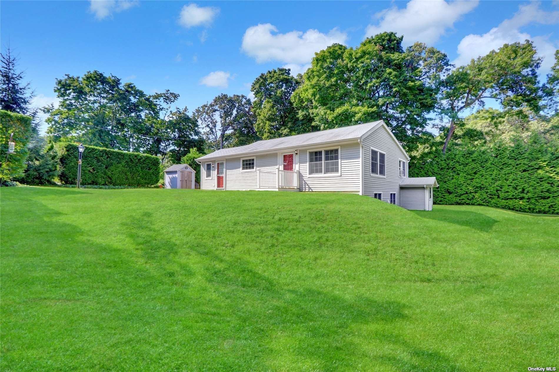 Country Rd, Port Jefferson, NY 11777
